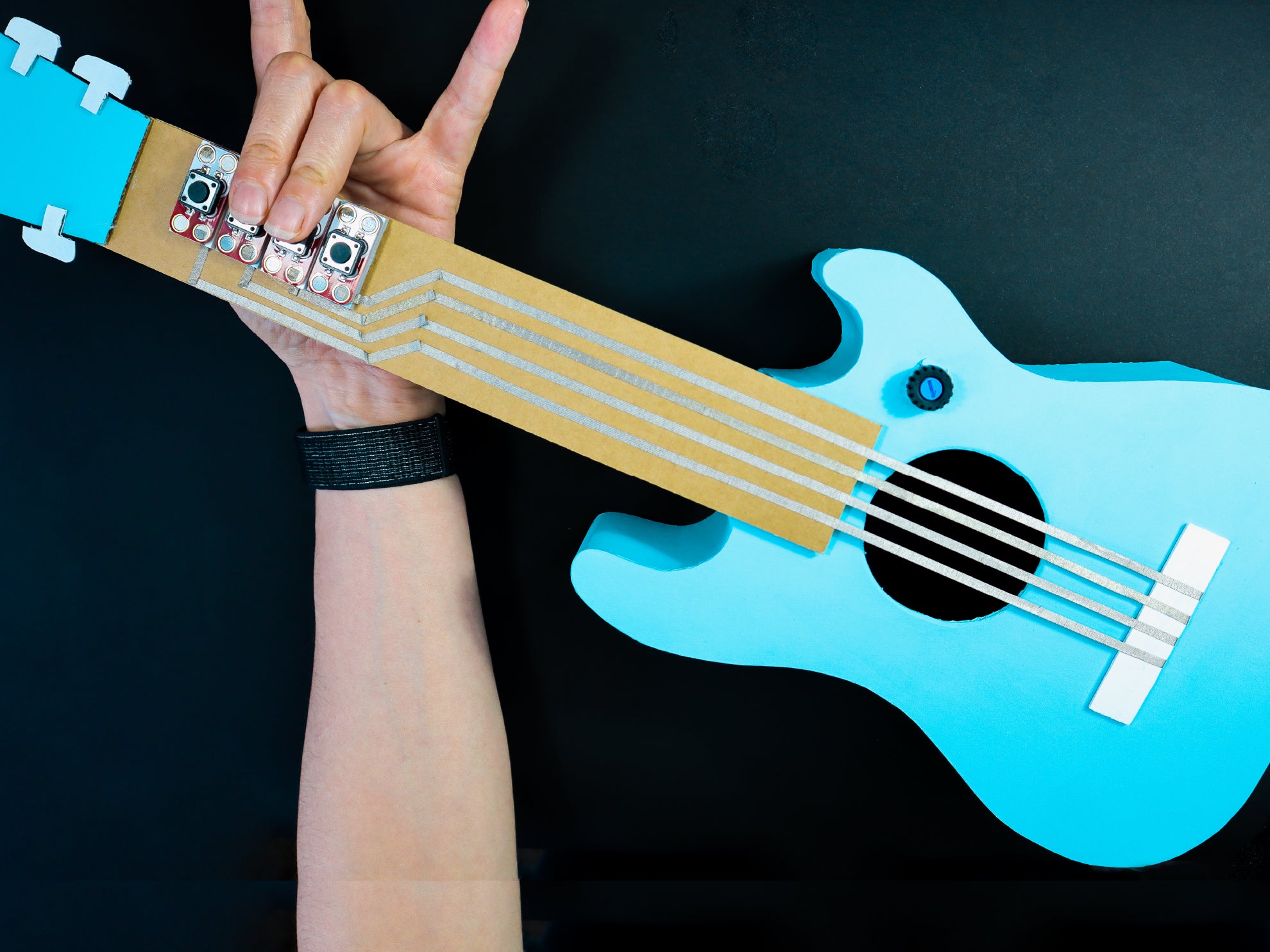 The Instant Star Guitar: A 4-Chord Guitar that makes you an Instant Rock Star