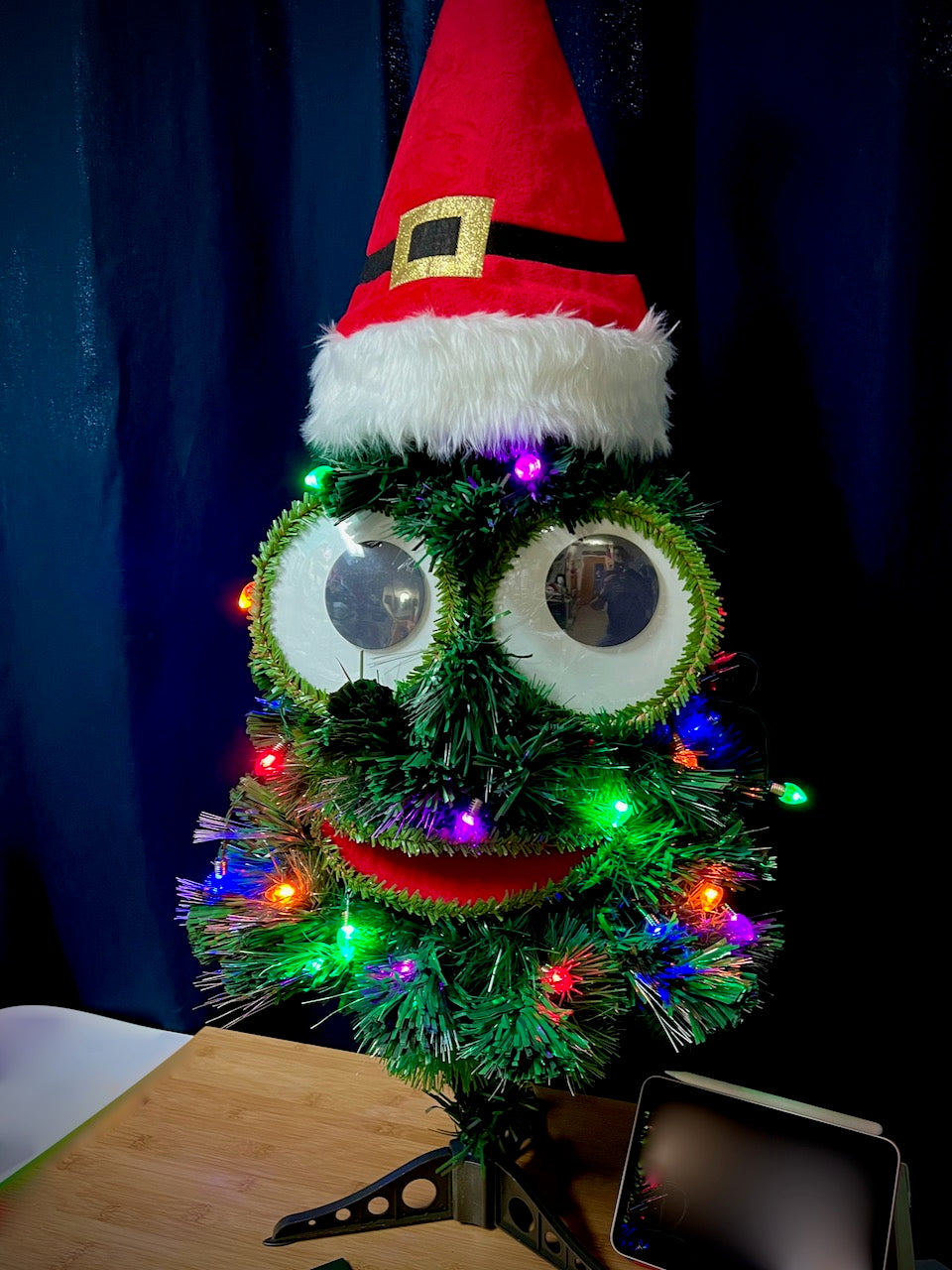 Circuit-Tree the Animatronic Singing Christmas Tree